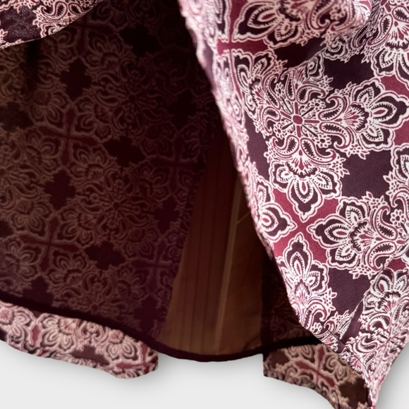 5/$35 Layered Sleeveless Blouse - Picture 3 of 6